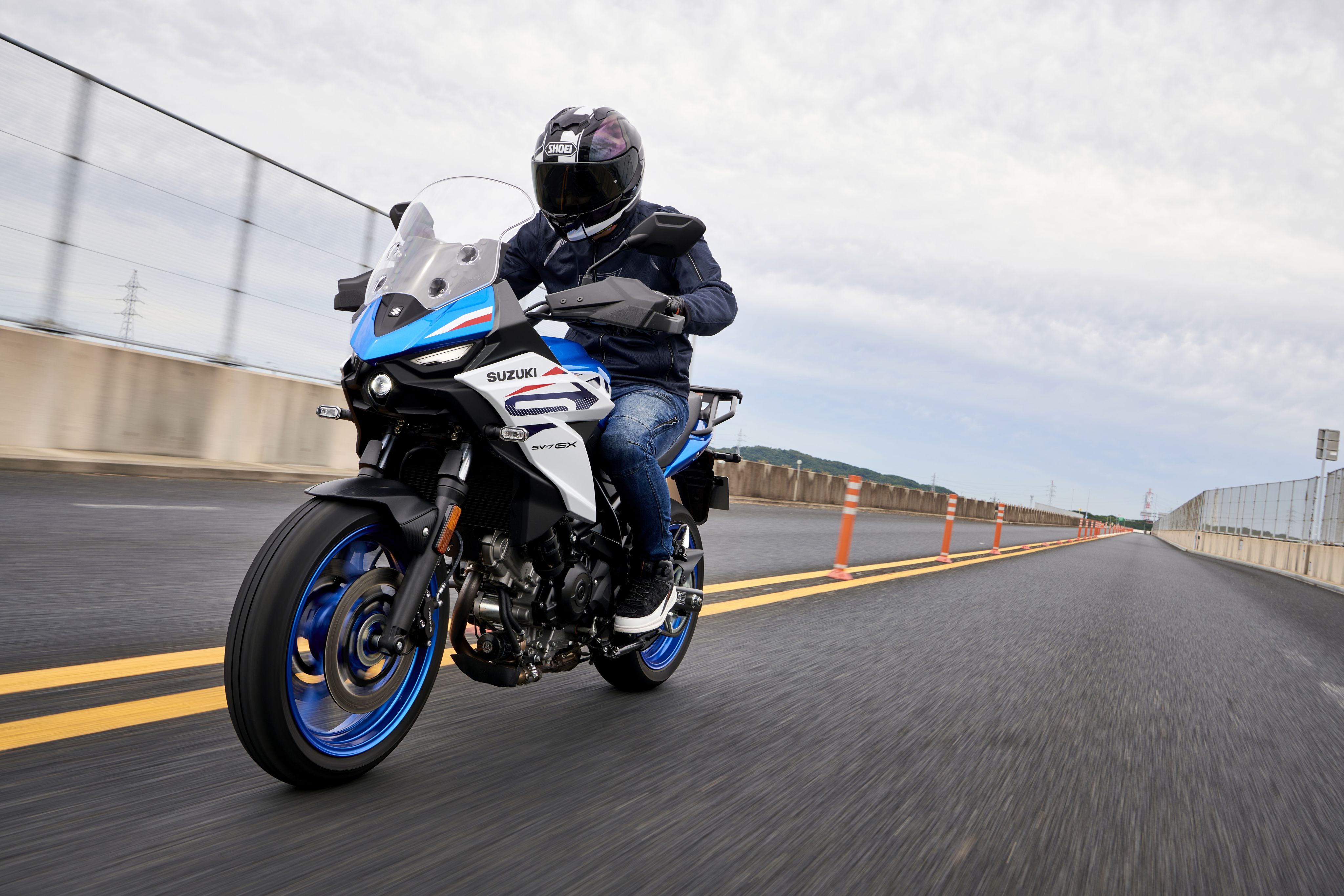 Suzuki SV-7GX: neuer Mittelklasse-Crossover ab 7.999 Euro